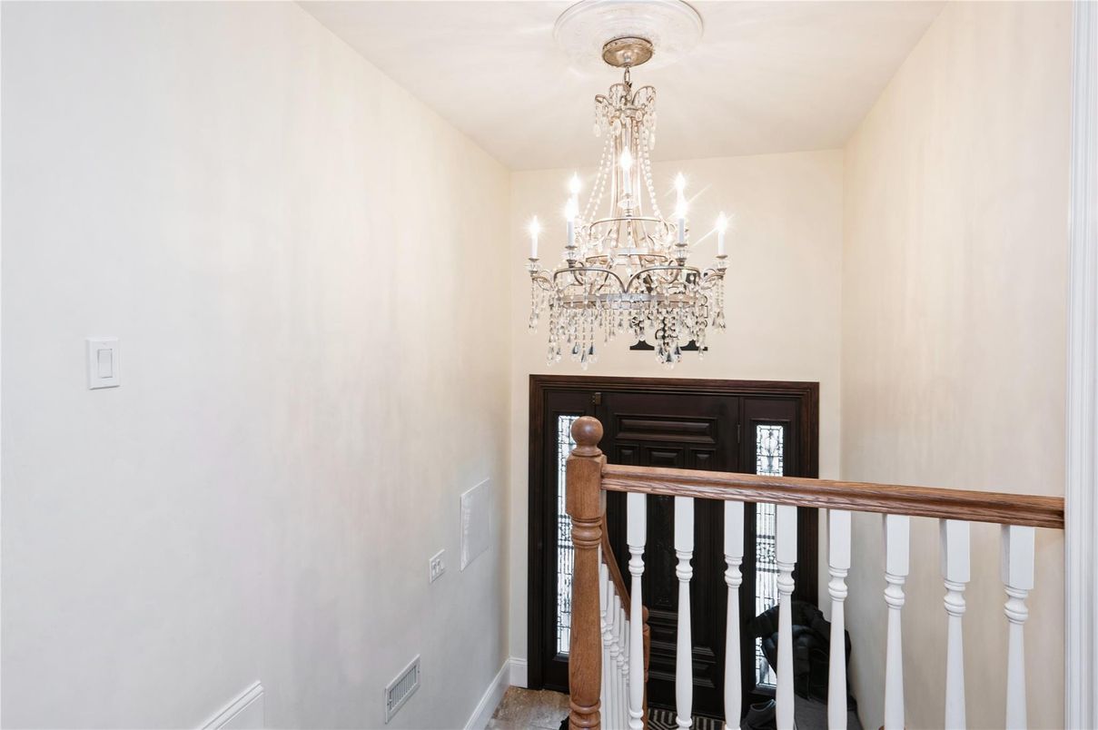 Chandelier, Interior