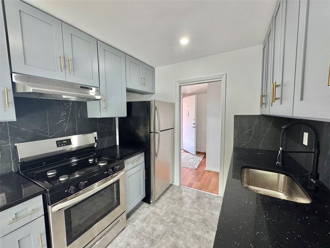 Interior, Kitchen, Marble Walls, Recessed Lighting