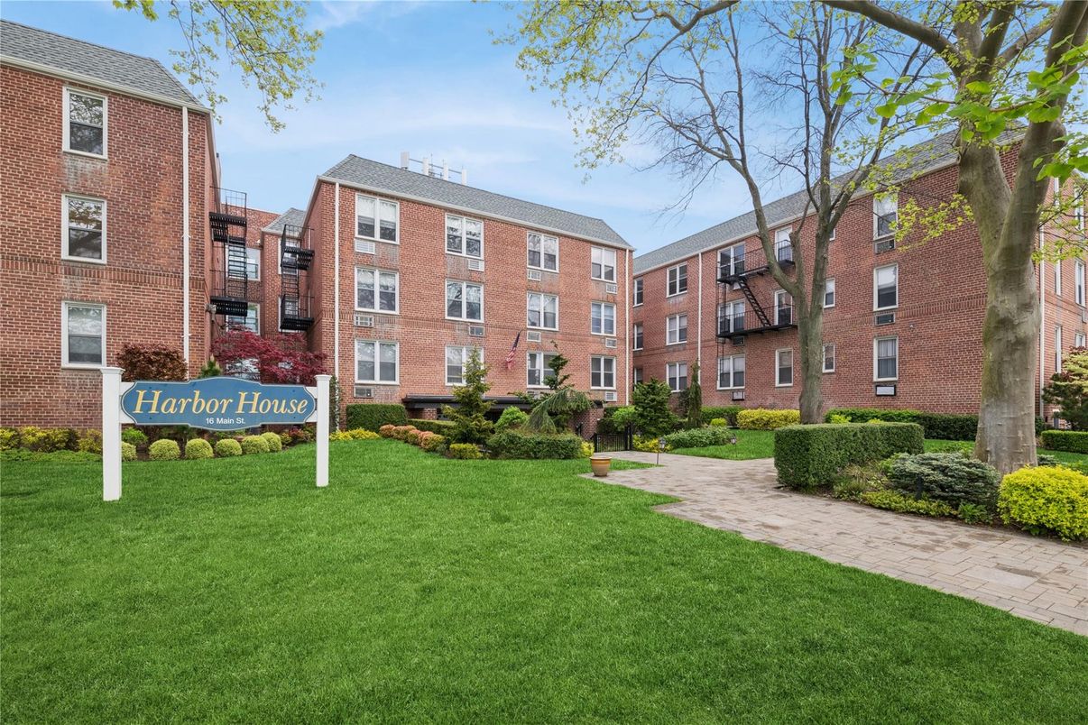 Exterior, Facade, Brick Facade, Condo Building