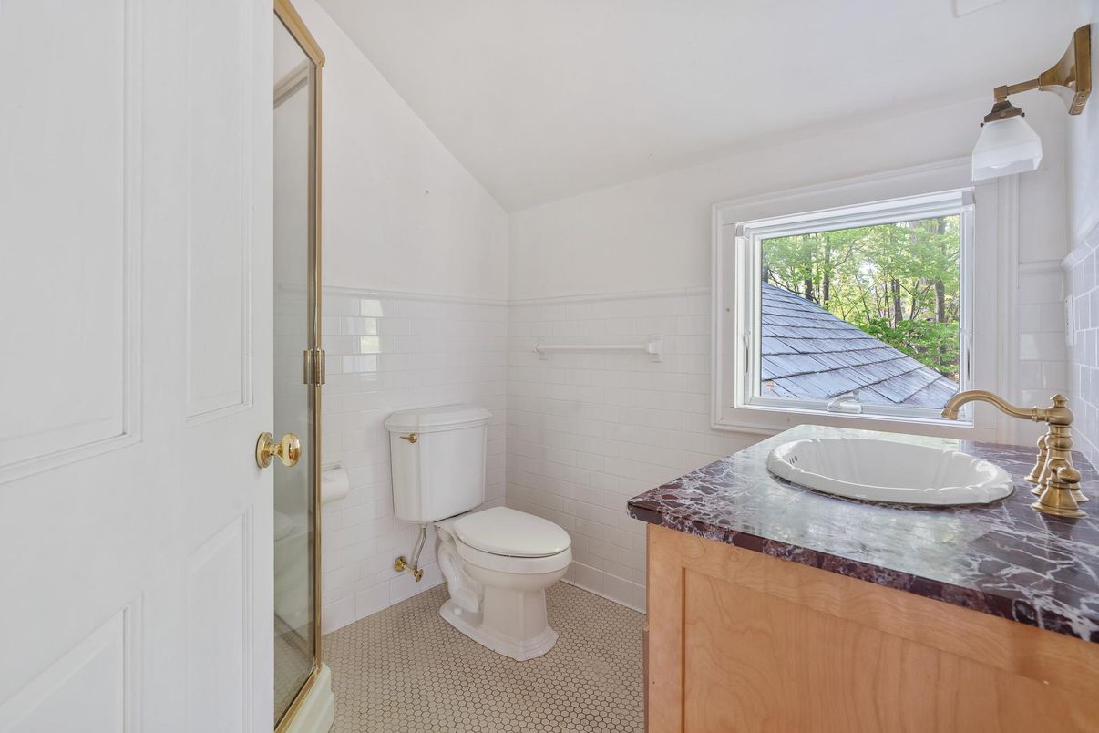 Bathroom, Interior, Tile Countertops