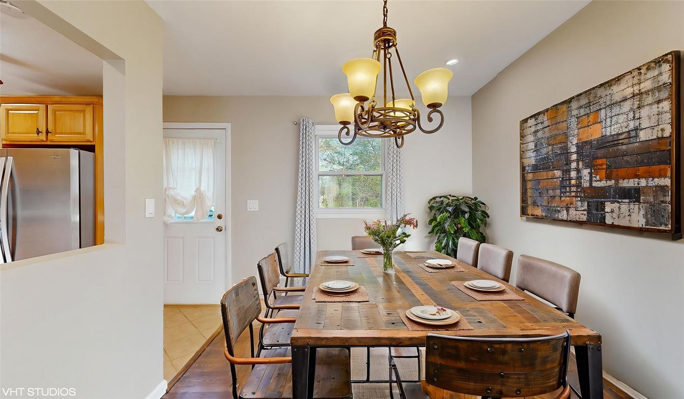Chandelier, Dining room, Interior, Pendant Lights, Recessed Lighting, Wood Texture Flooring