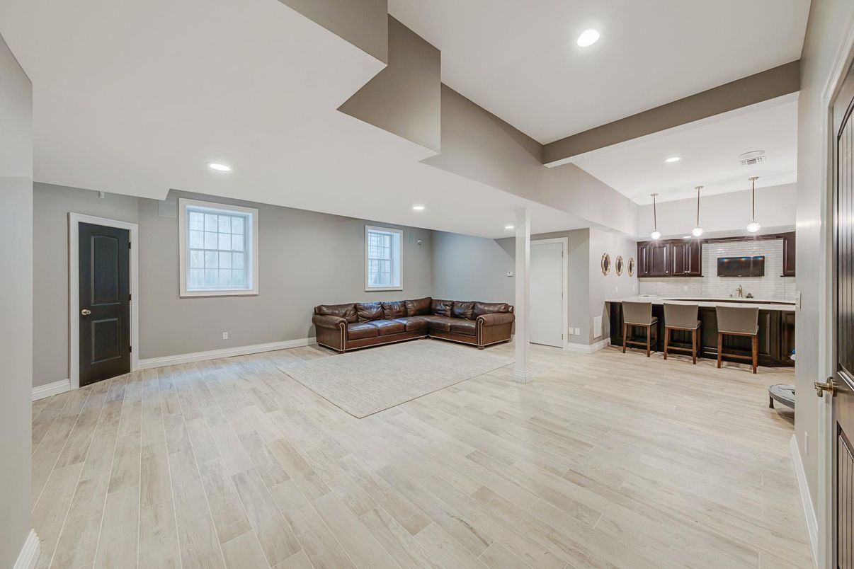 Interior, Kitchen, Living room, Pendant Lights, Recessed Lighting, Wood Texture Flooring