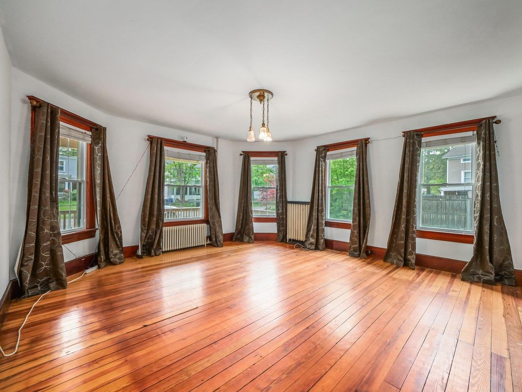 Empty room, Interior, Pendant Lights, Wood Texture Flooring