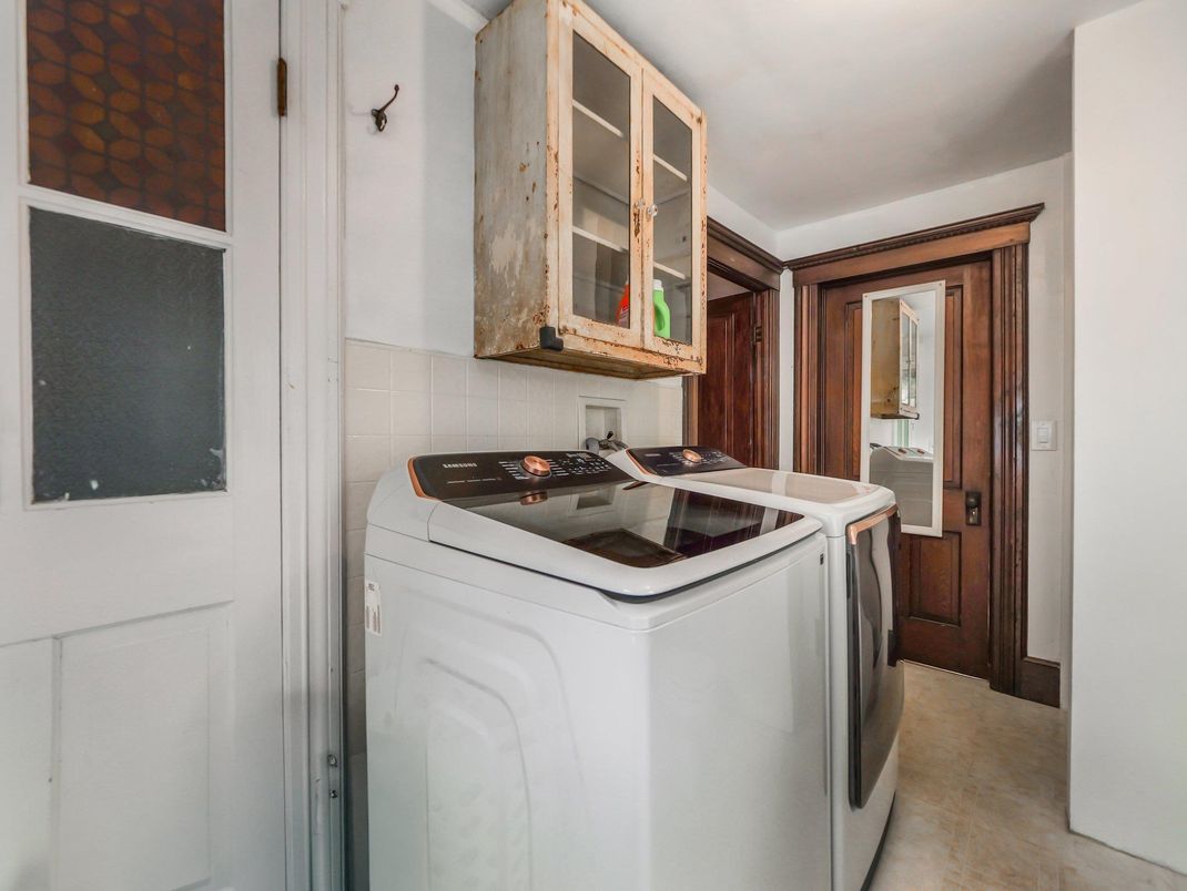 Interior, Washer
