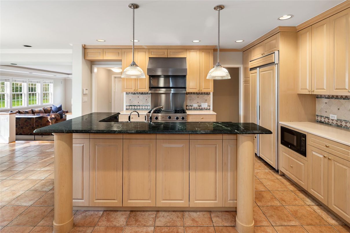 Interior, Kitchen, Pendant Lights, Recessed Lighting, Stainless Steel Appliances