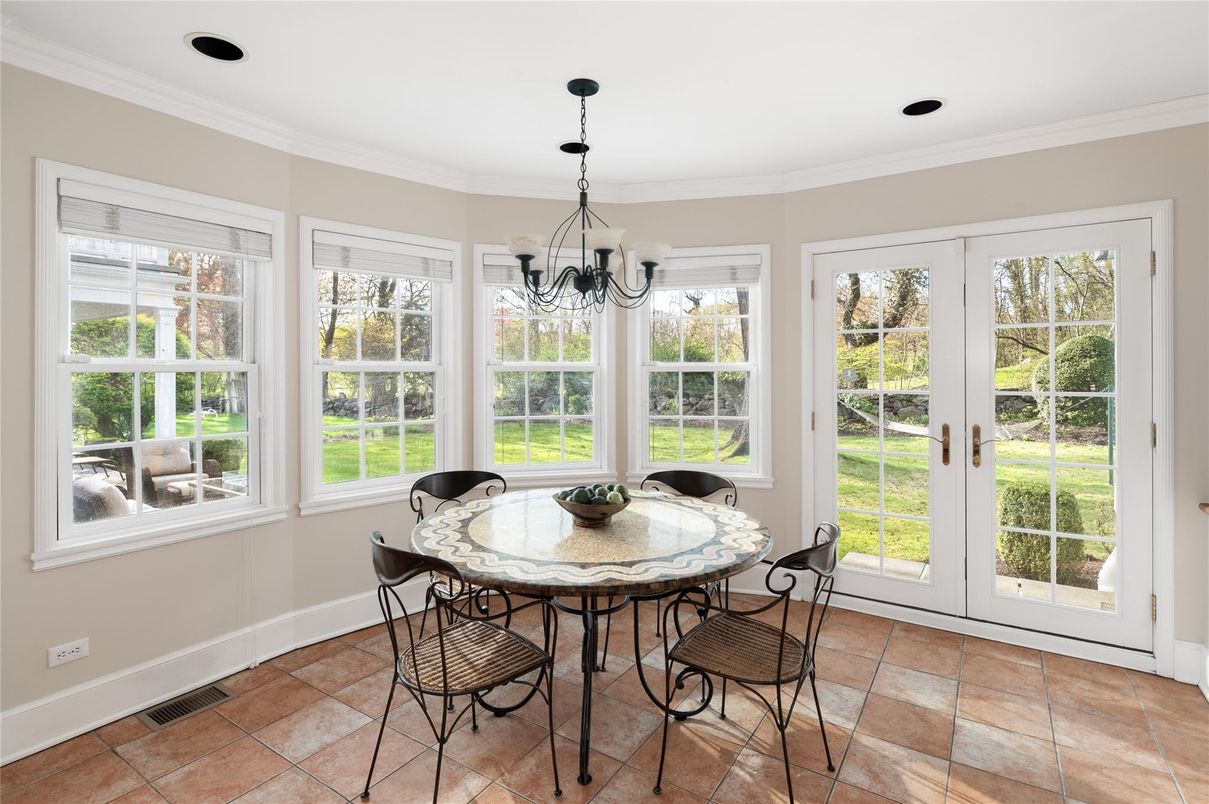 Chandelier, Dining room, Interior