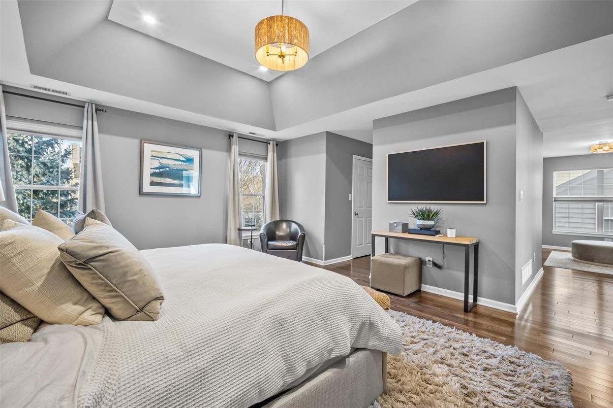 Bedroom, Interior, Pendant Lights, Recessed Lighting, Wood Texture Flooring