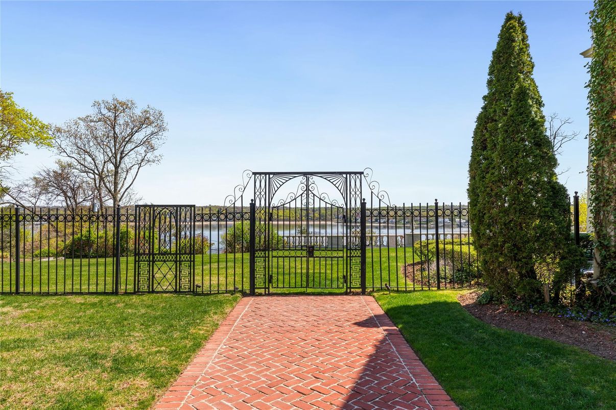 Exterior, Water