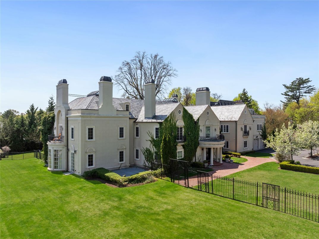 Backyard, Exterior, Facade, French Provincial