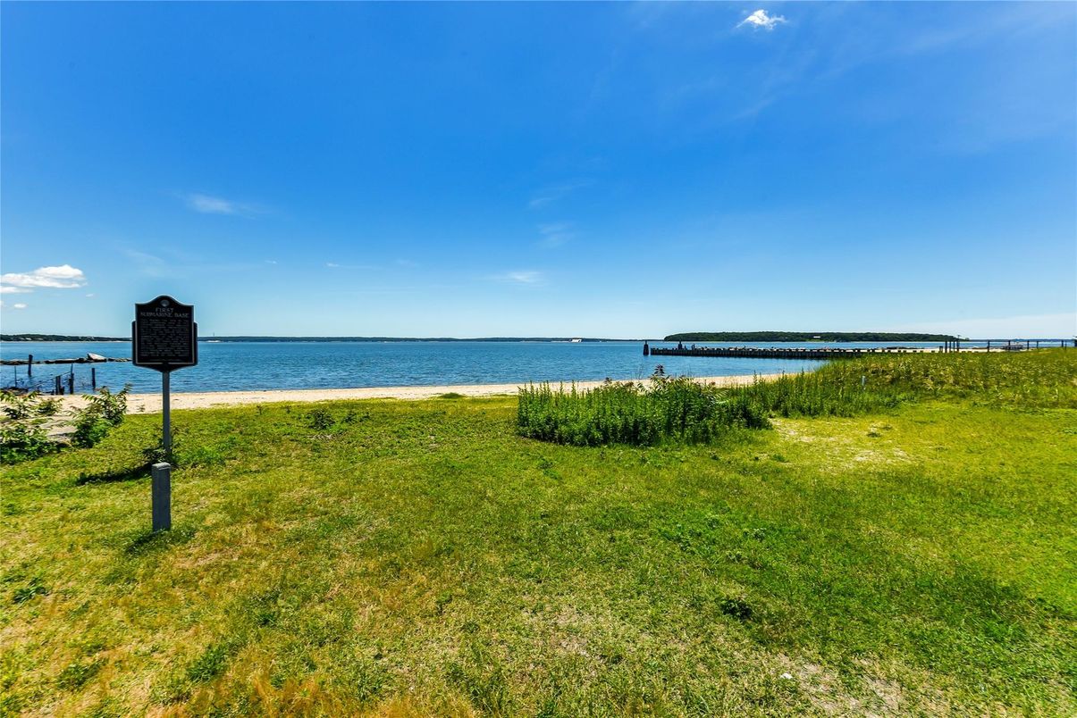 Exterior, Lake