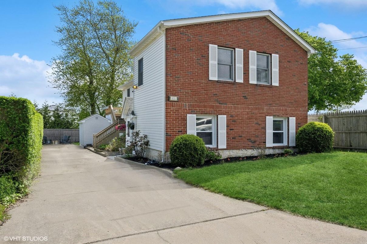 Exterior, Facade, Brick Facade, Split Level