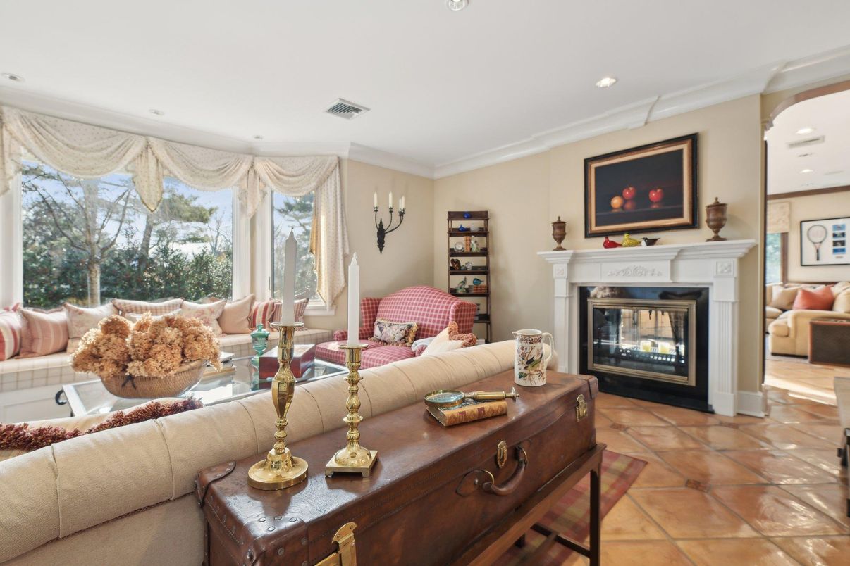 Fireplace, Interior, Living room, Recessed Lighting