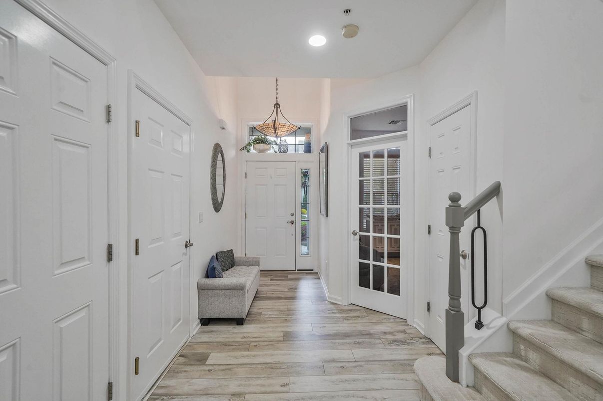Interior, Pendant Lights, Recessed Lighting, Wood Texture Flooring