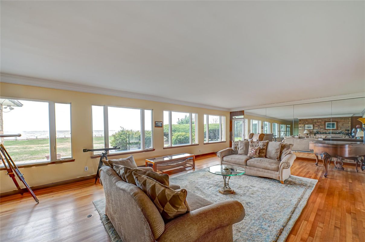 Dining room, Interior, Living room, Piano, Wood Texture Flooring