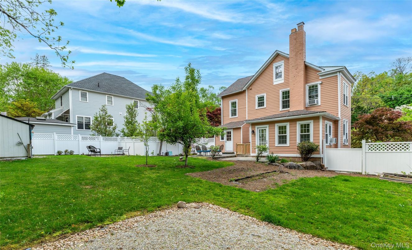 Backyard, Exterior, Facade, Queen Anne Victorian