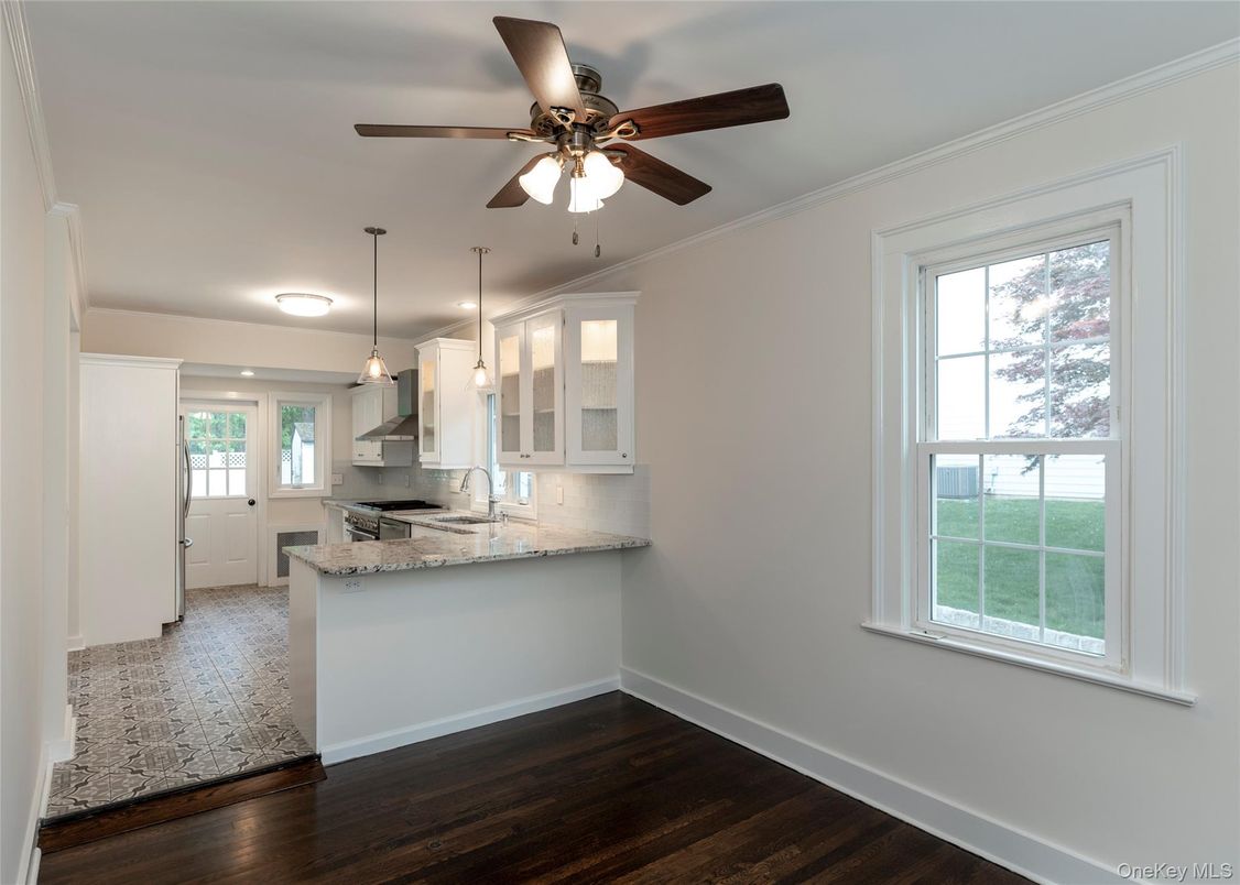 Interior, Kitchen, Pendant Lights, Wood Texture Flooring