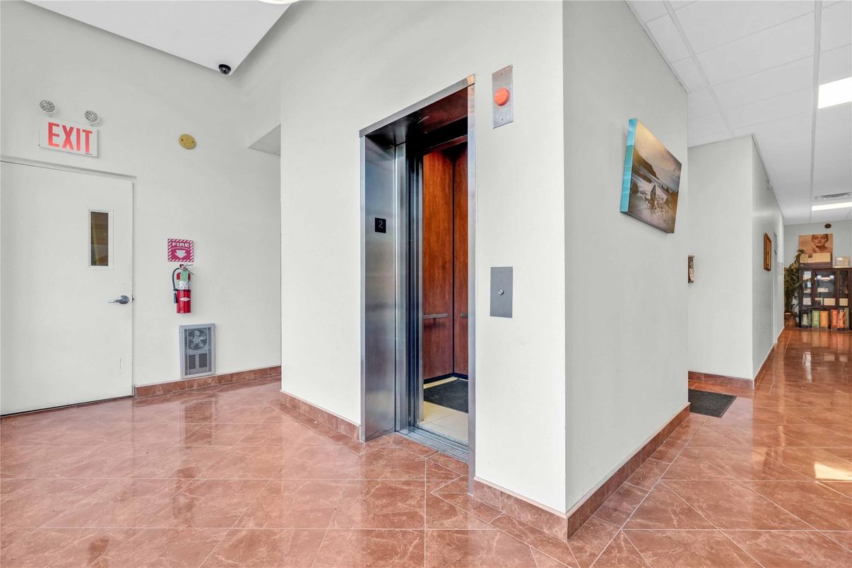 Elevator, Interior