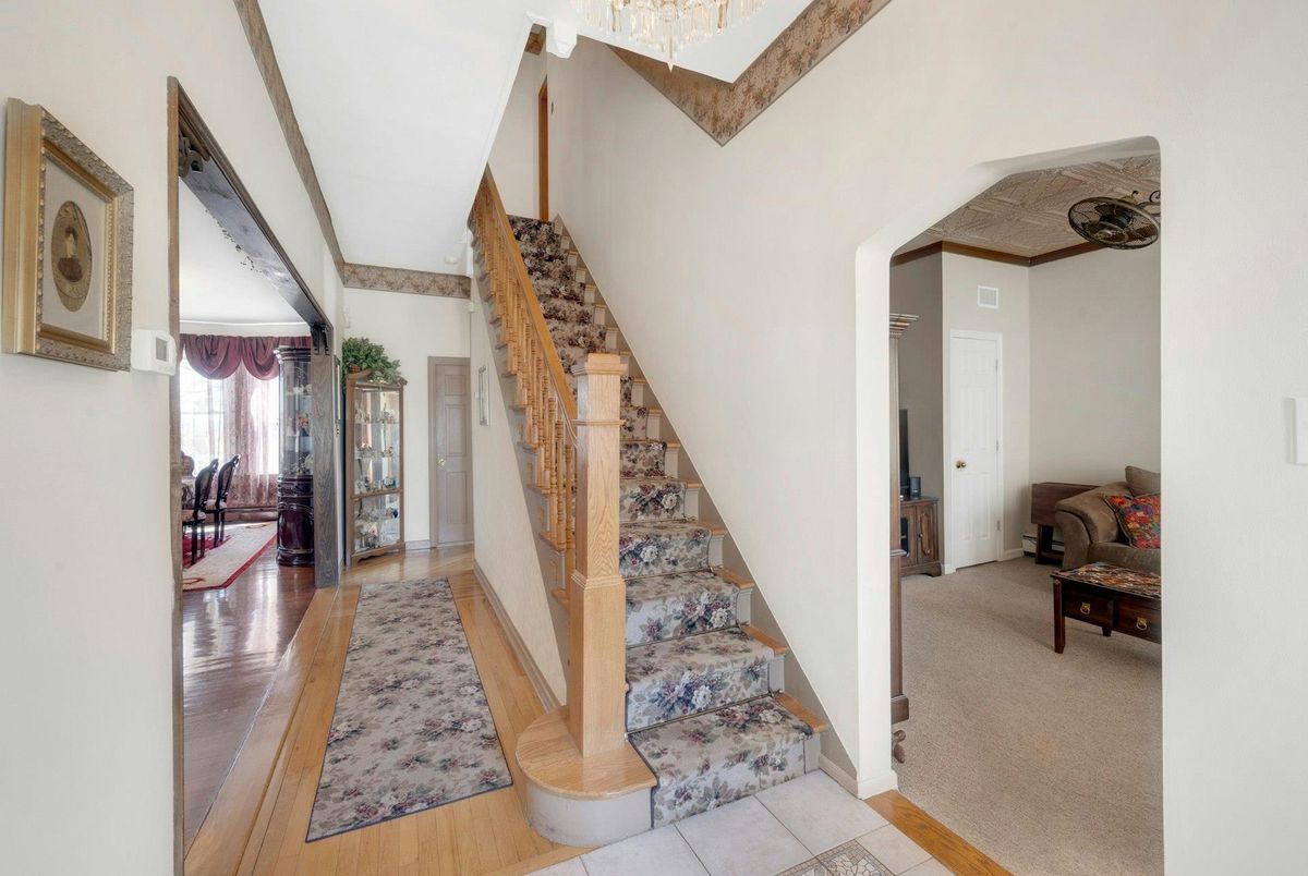 Chandelier, Interior, Wood Texture Flooring