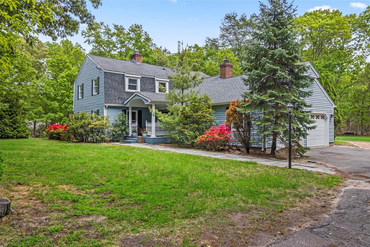 Attached, Backyard, Exterior, Facade, Georgian