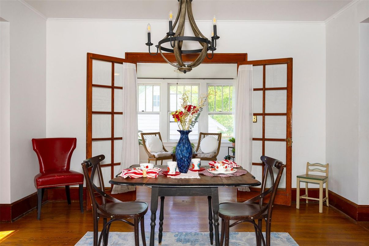 Chandelier, Dining room, Interior, Wood Texture Flooring