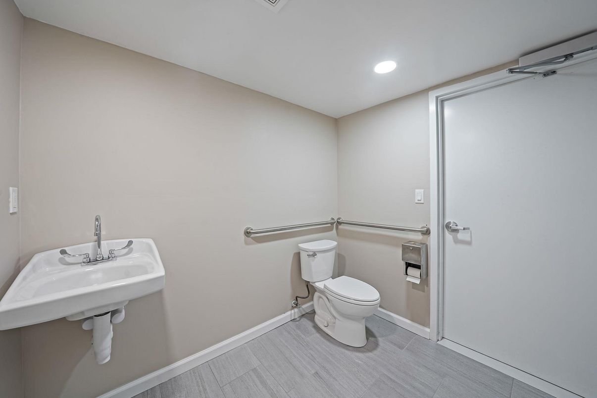 Bathroom, Interior, Recessed Lighting