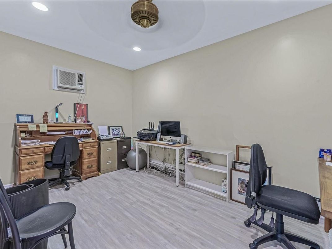 Home Office, Interior, Recessed Lighting, Wood Texture Flooring