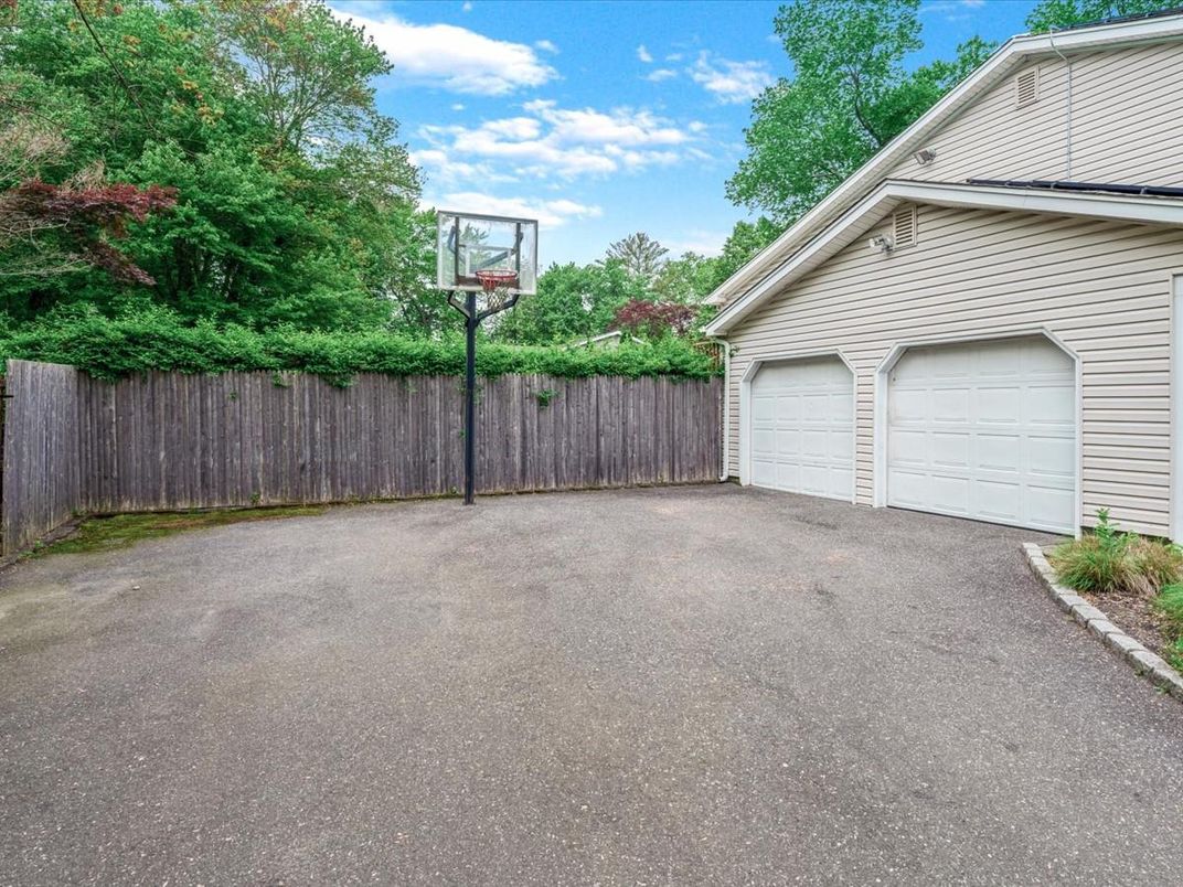 Detached Garage, Exterior