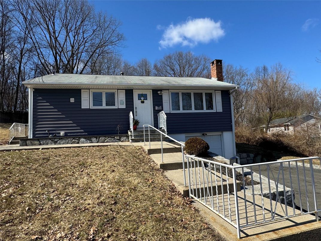Attached, Exterior, Facade, Raised Ranch