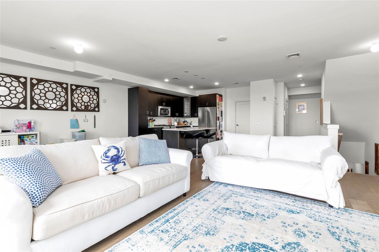 Interior, Kitchen, Living room, Recessed Lighting, Stainless Steel Appliances