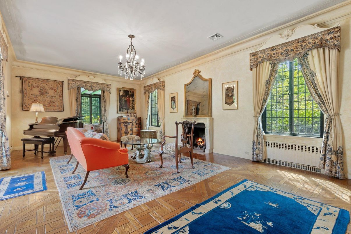 Chandelier, Fireplace, Interior, Living room, Piano, Wood Texture Flooring