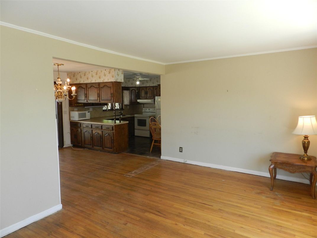 Chandelier, Interior, Kitchen, Wood Texture Flooring