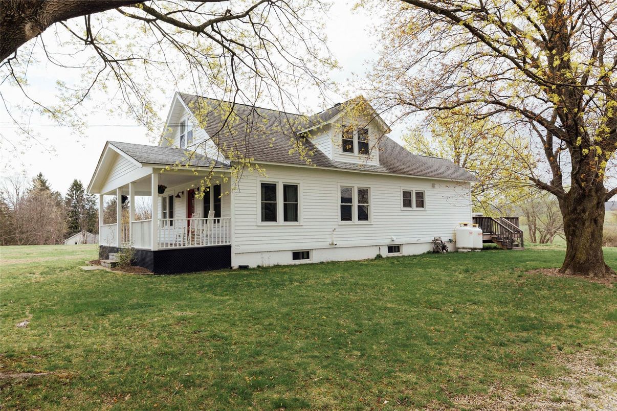 Backyard, Exterior, Facade, Cape Cod