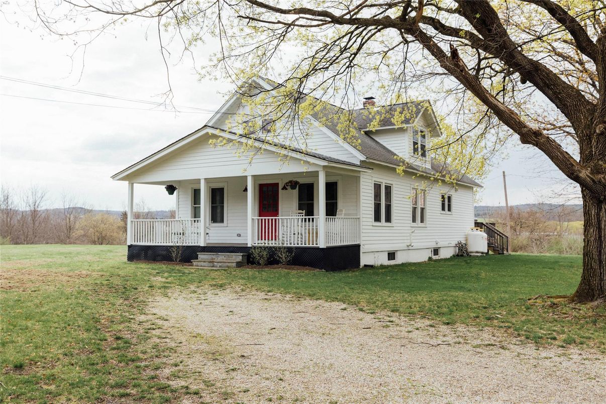Backyard, Exterior, Facade, Farmhouse