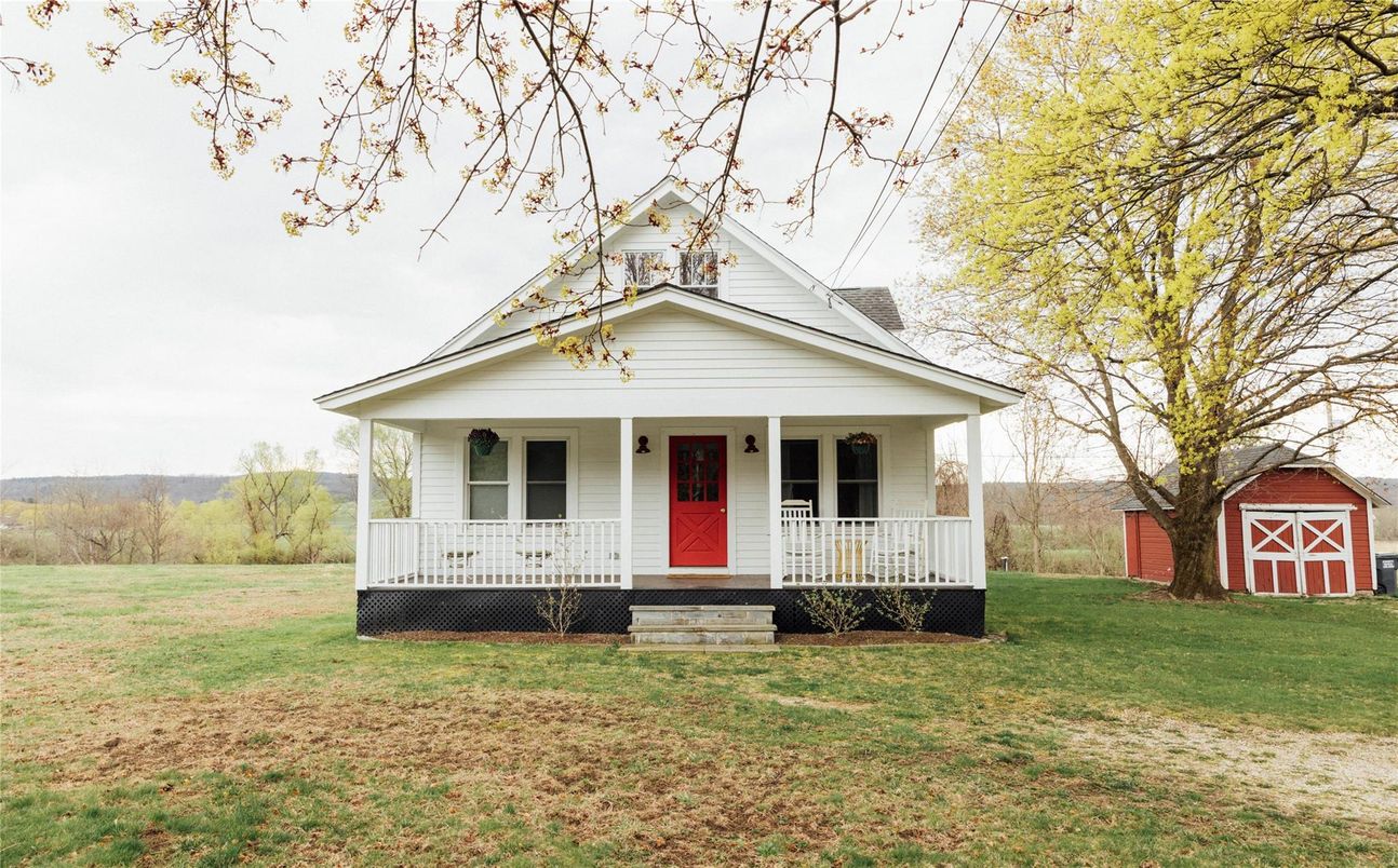Backyard, Exterior, Facade, Queen Anne Victorian