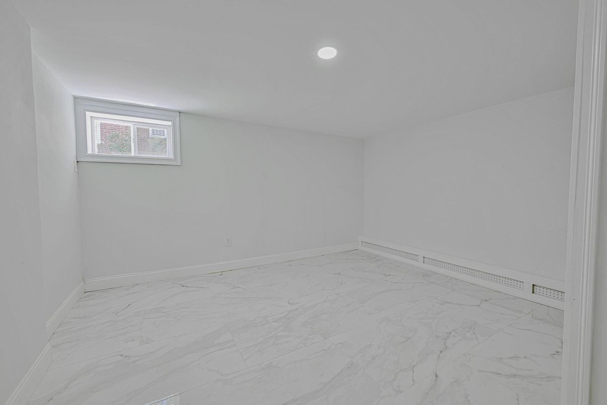 Empty room, Interior, Marble, Recessed Lighting
