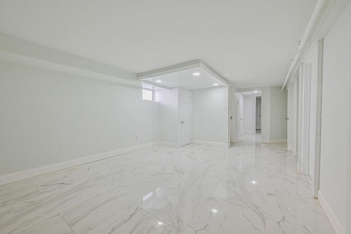 Empty room, Interior, Marble, Recessed Lighting
