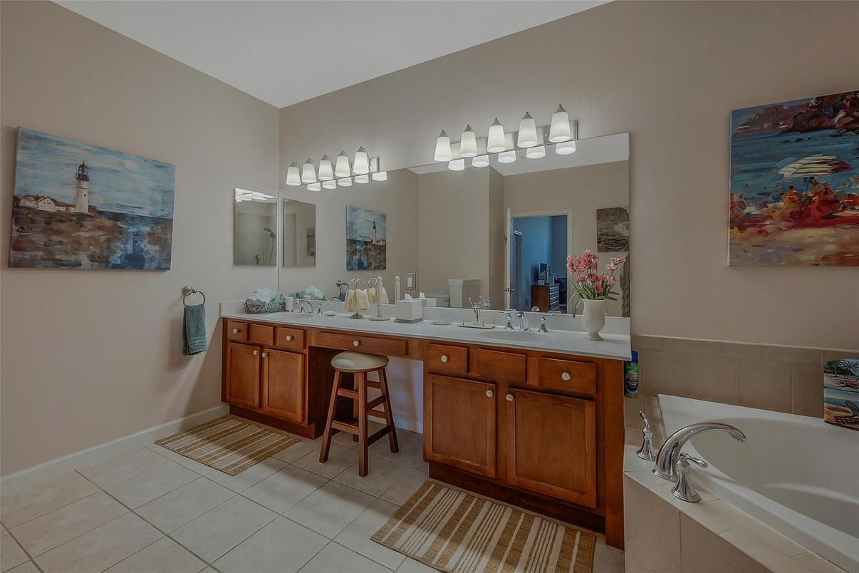 Bathroom, Dual Sink Vanities, Interior