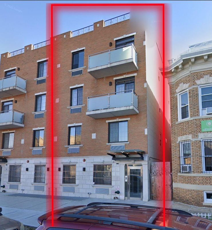 Exterior, Facade, Brick Facade, Rowhouse