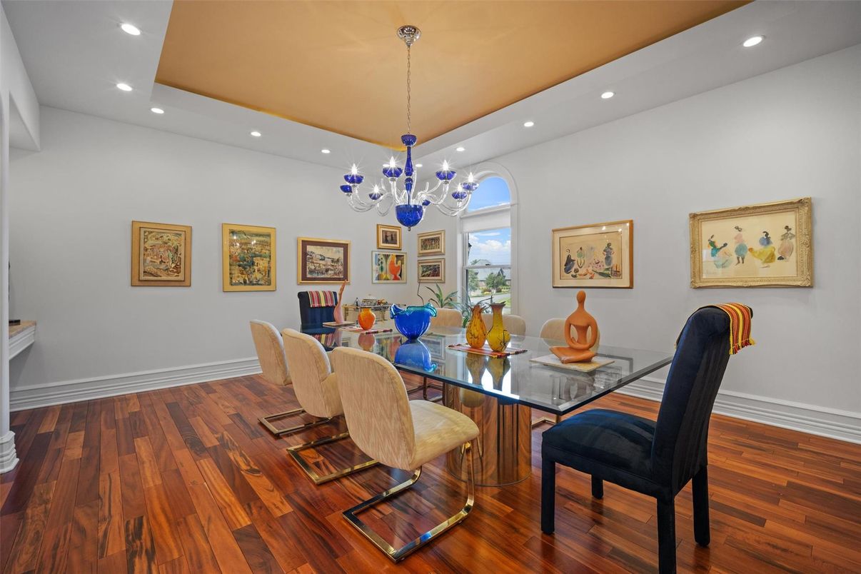 Chandelier, Dining room, Interior, Recessed Lighting, Wood Texture Flooring