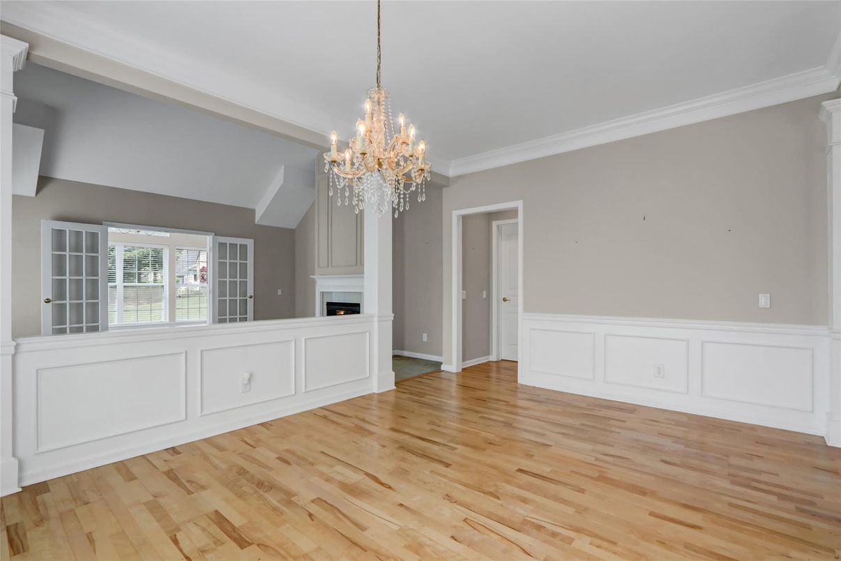 Chandelier, Empty room, Interior, Wood Texture Flooring