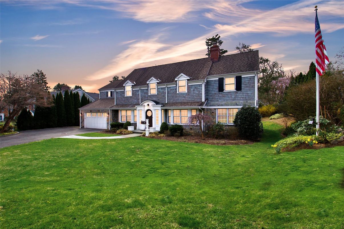 Attached, Backyard, Exterior, Facade, Georgian