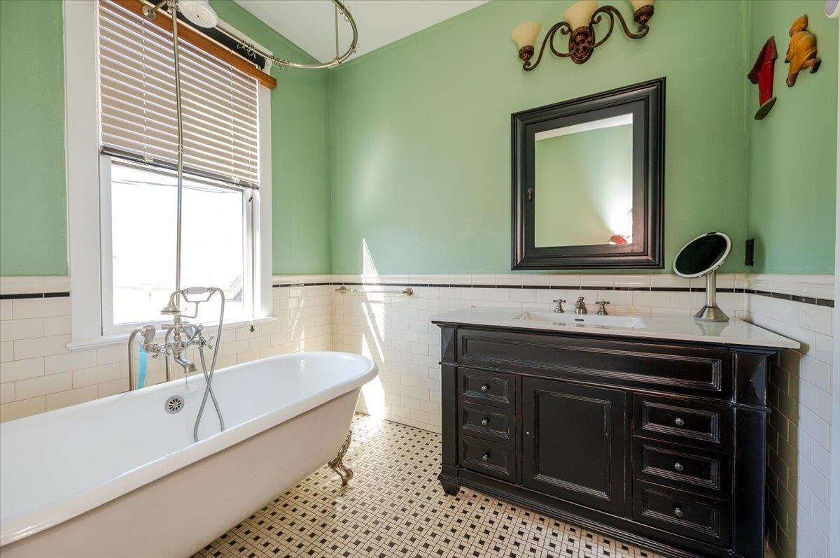 Bathroom, Free Standing Baths, Interior