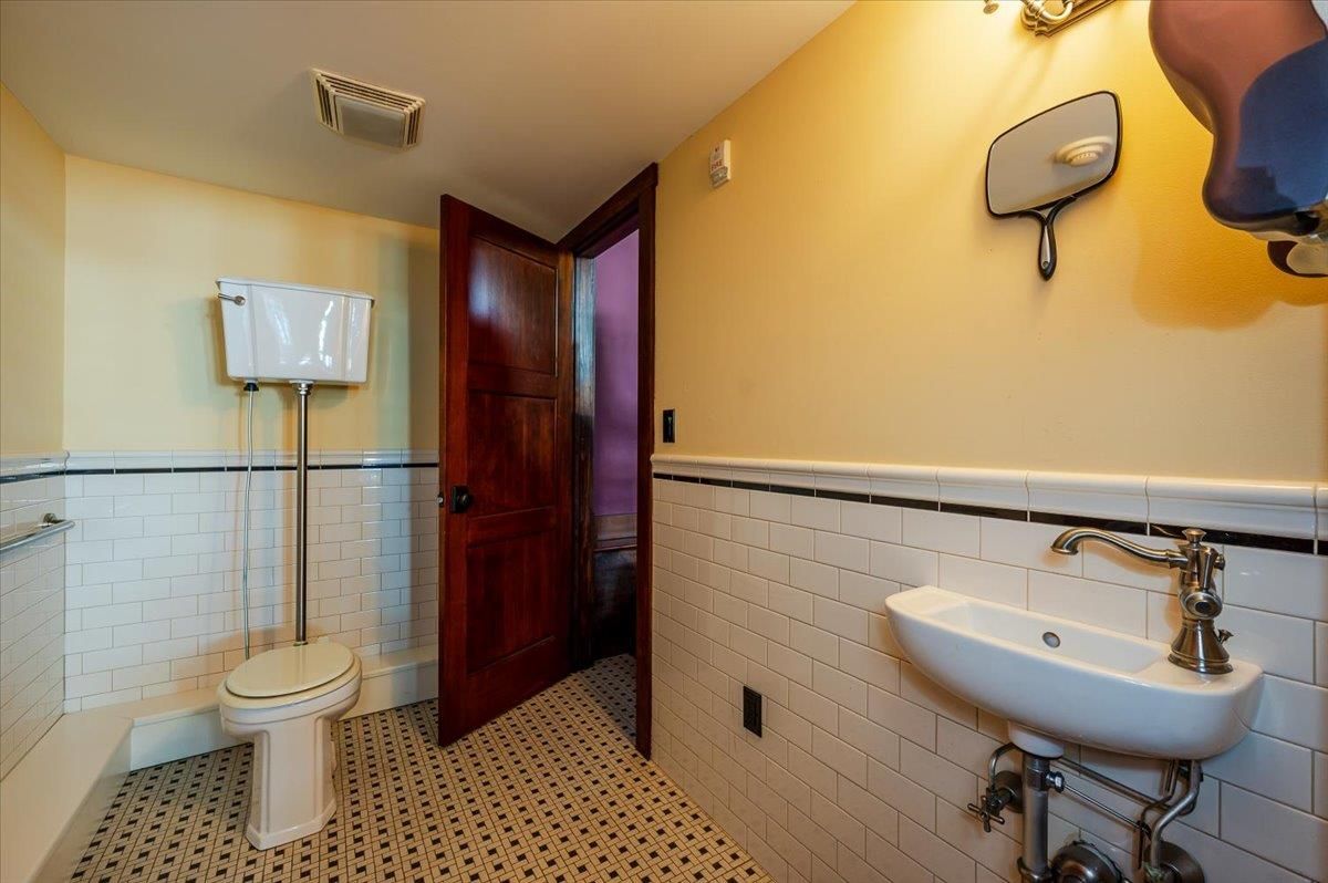 Bathroom, Interior