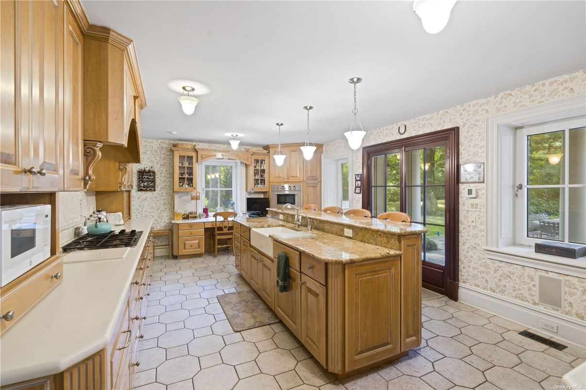Interior, Kitchen, Pendant Lights, Stainless Steel Appliances