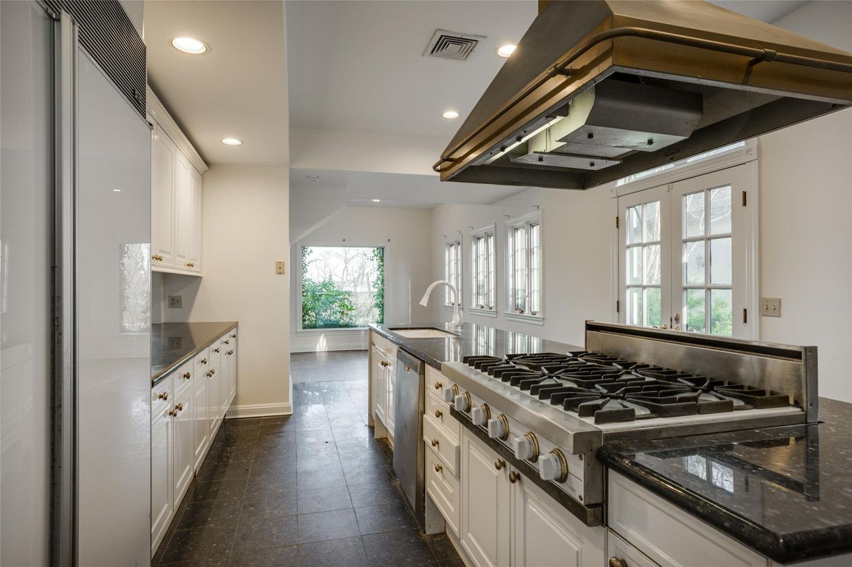 Interior, Kitchen, Recessed Lighting