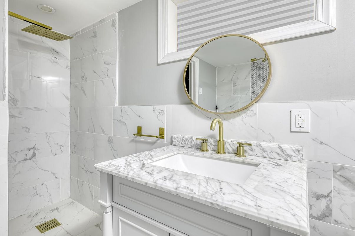 Bathroom, Interior, Marble Walls