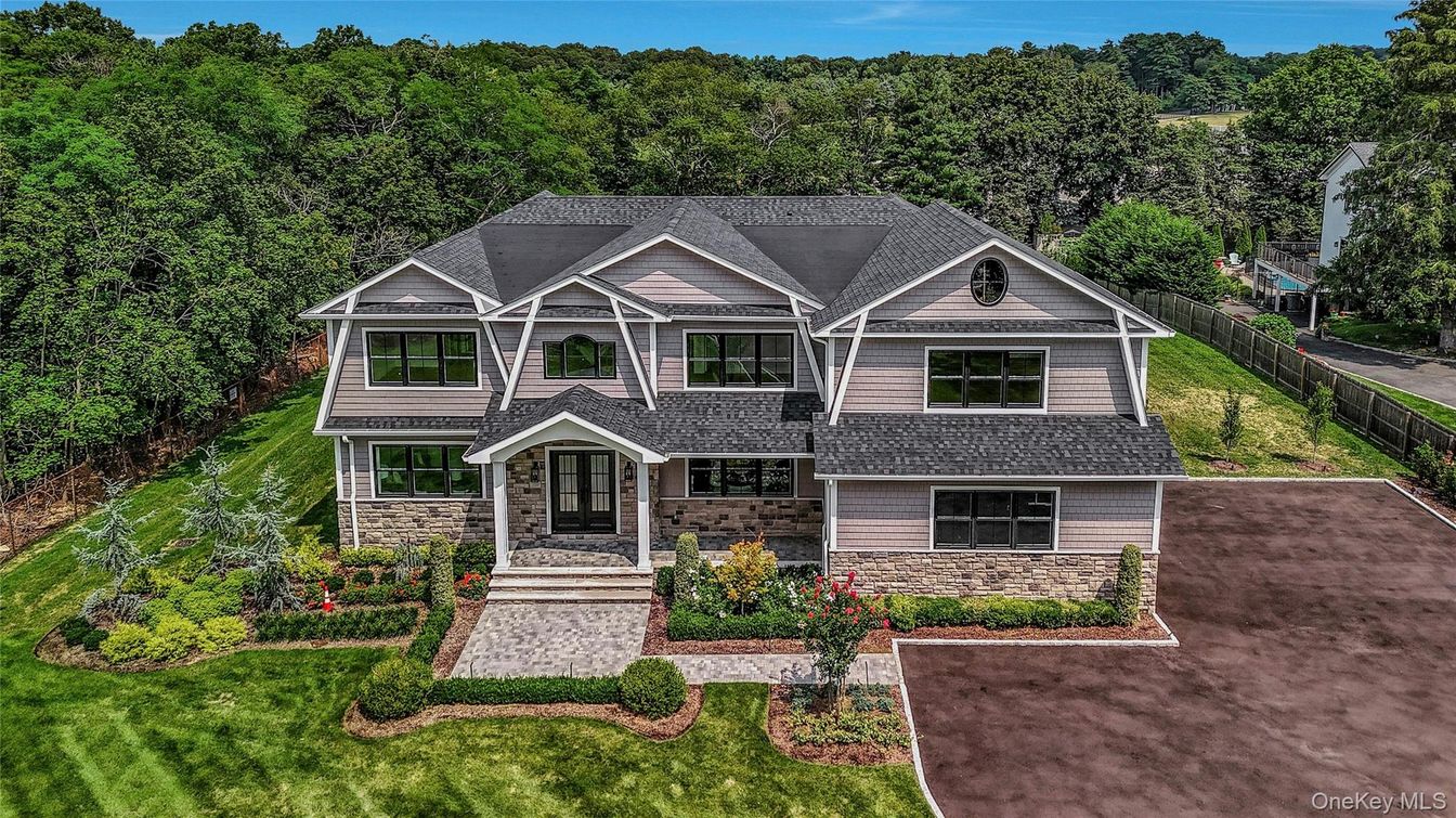 Exterior, Facade, American Craftsman