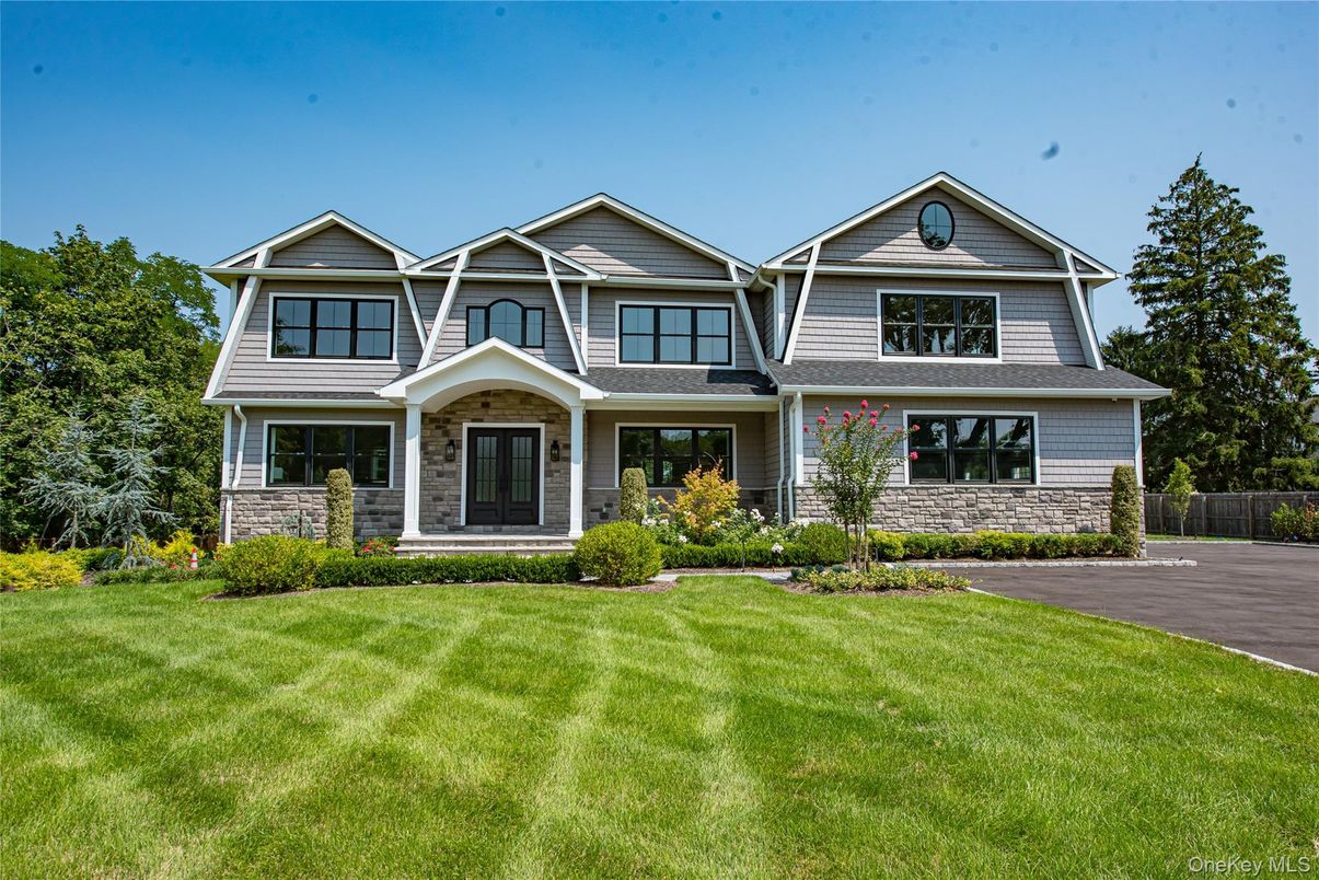 Exterior, Facade, Farmhouse