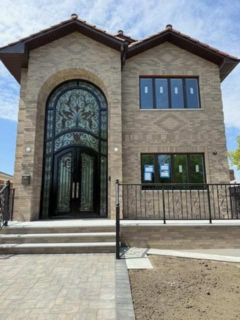 Exterior, Facade, Brick Facade, Rowhouse