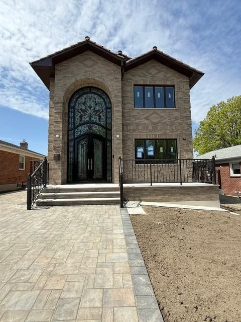Exterior, Facade, Brick Facade, Brick Traditional